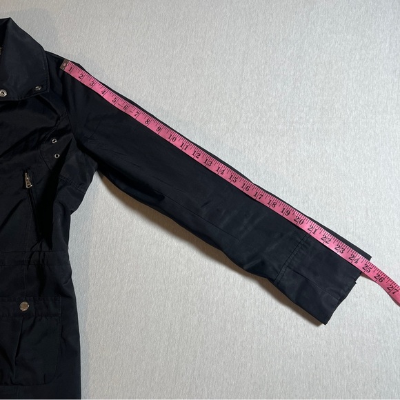 Guess Women’s Black Rain Repellant Utility Jacket, Zip + Button Closure, Medium - Picture 4 of 9